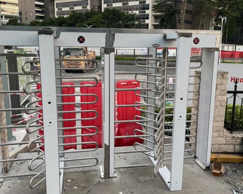 Los torniquetes de altura completa se venden en México